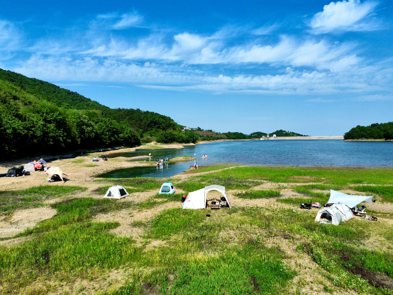 柯坦镇虎洞生态旅游区(行治和 摄)
