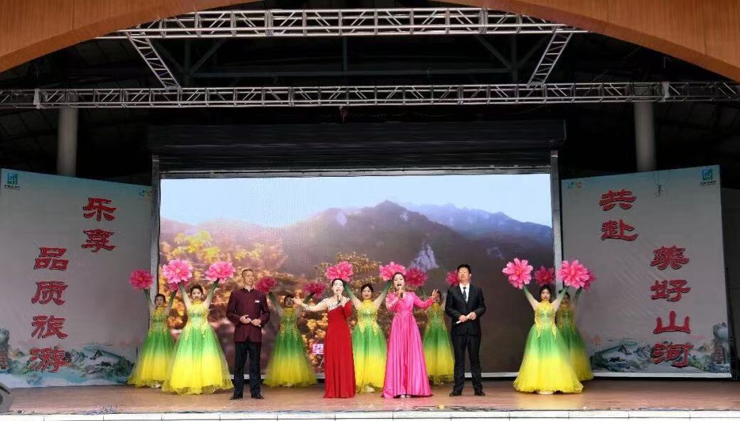 精彩表演轮番登场(陈龙 摄)