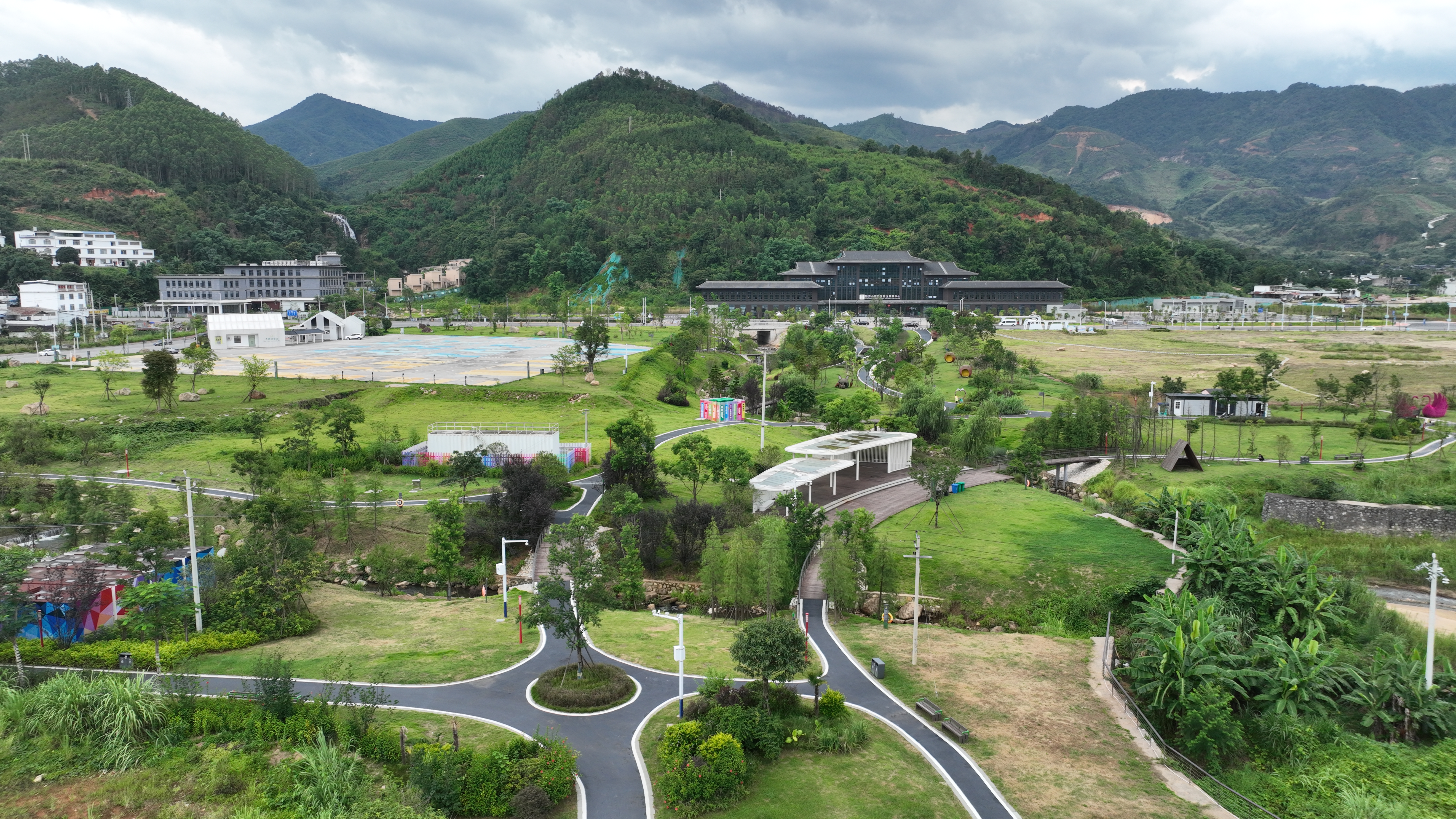 平桂区姑婆山旅游度假产业区一景。(陶胜平 摄)