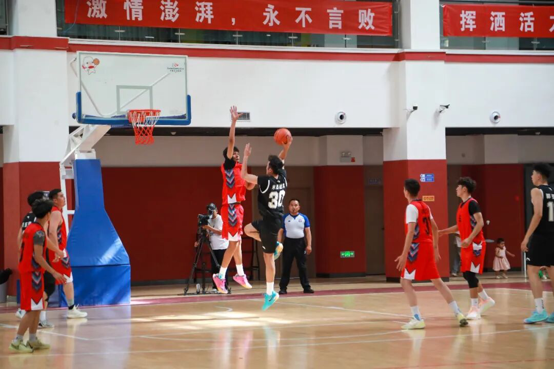 比赛现场(艾克拜尔·买买提 摄)