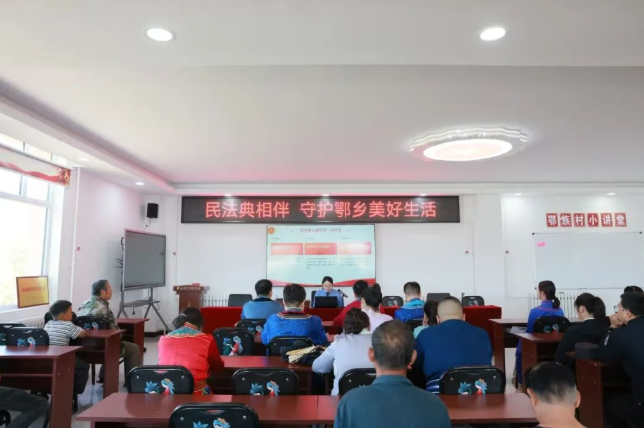 普法现场(董云玲 摄)