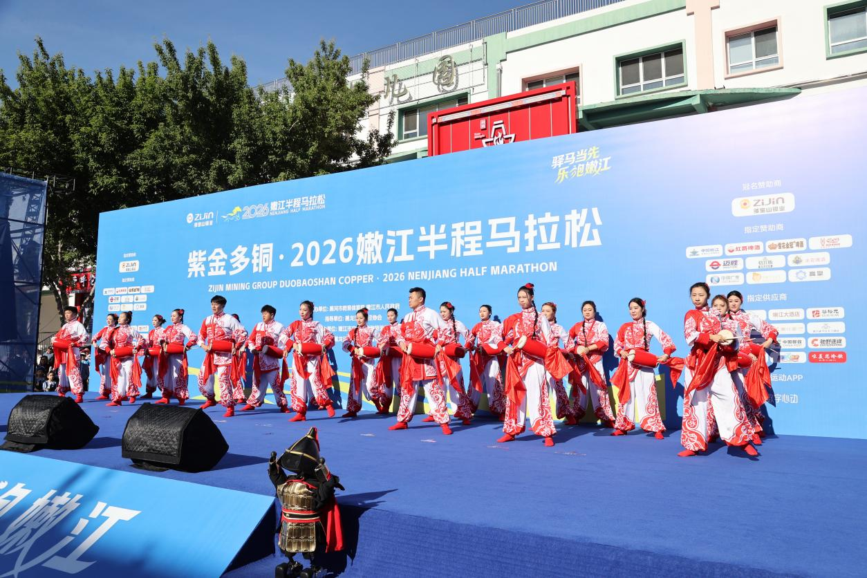 现场节目表演(刘继厚 摄)