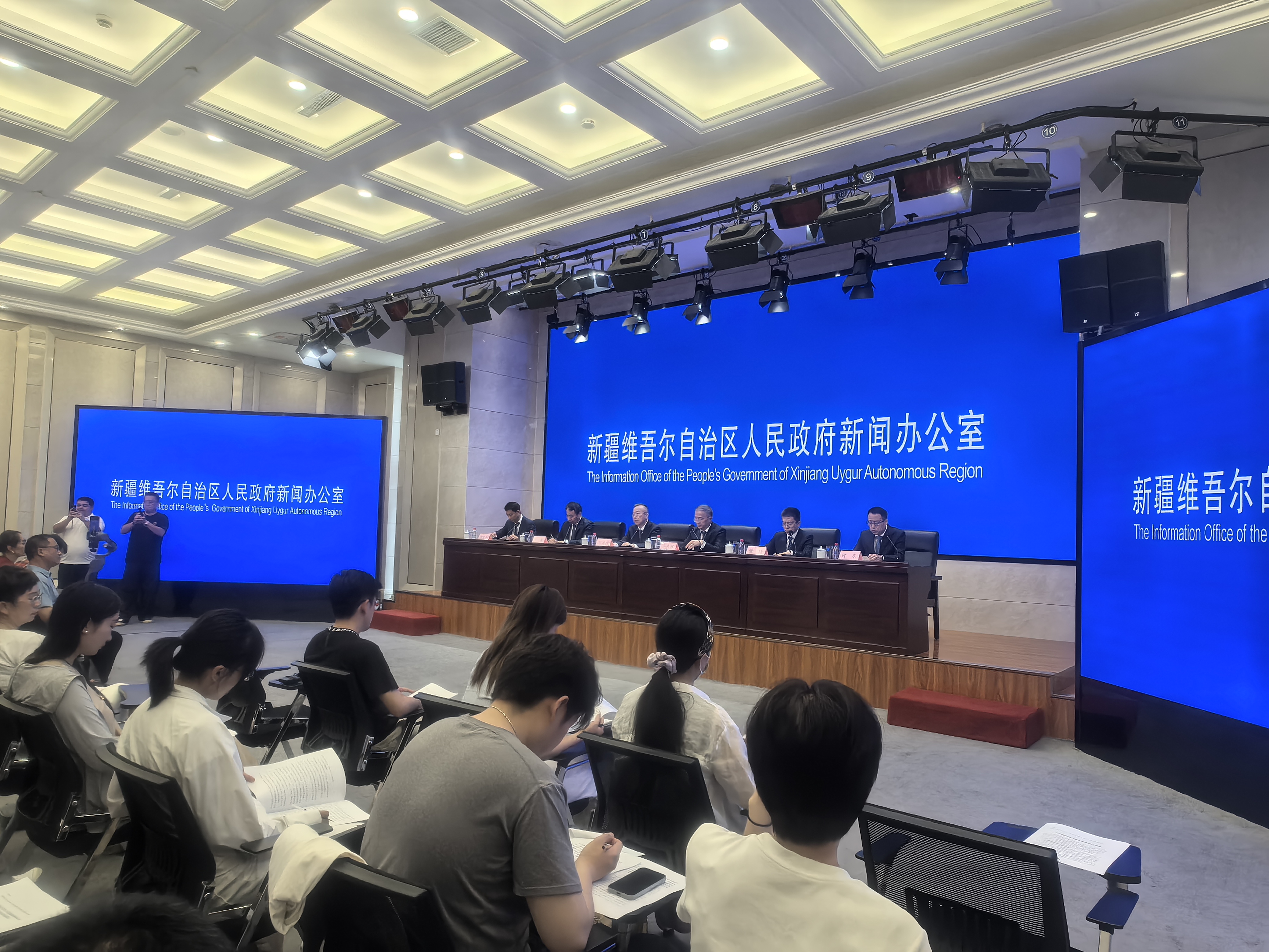 新闻发布会现场(查燕荣 摄)