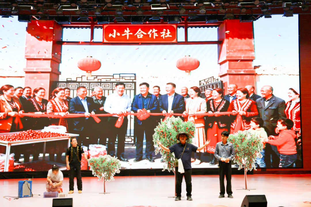 “党课开讲啦”“学习身边榜样”优秀案例展示活动场景(陈建行尔 摄)