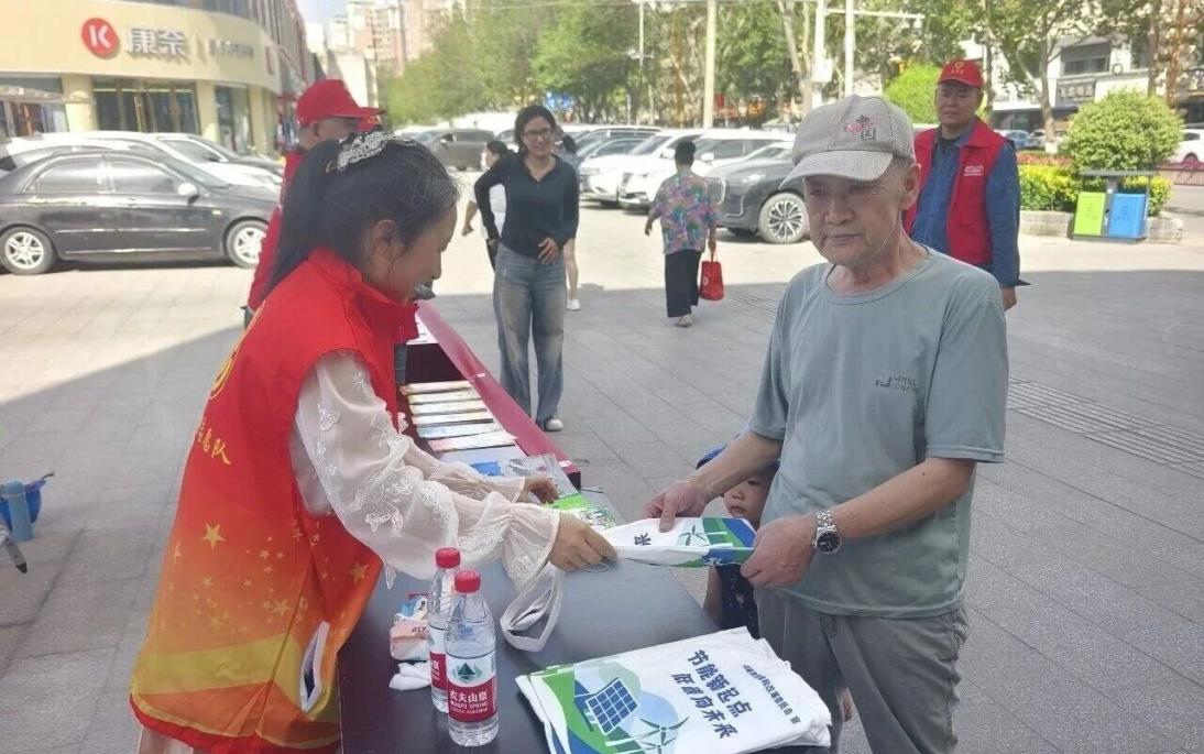宣传活动现场(艾克代·艾合买提 摄)