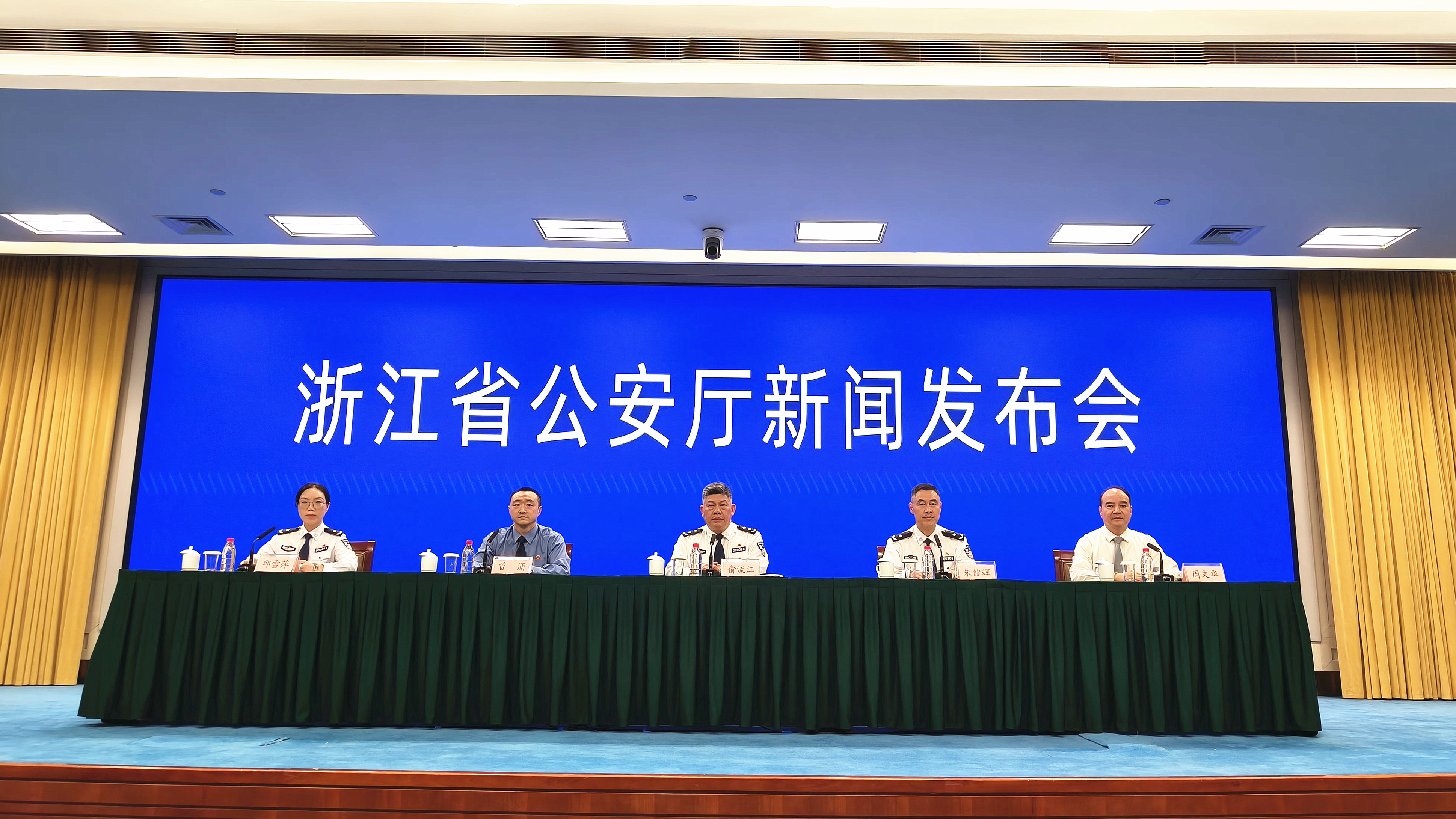 发布会现场 (曾庆华 摄)