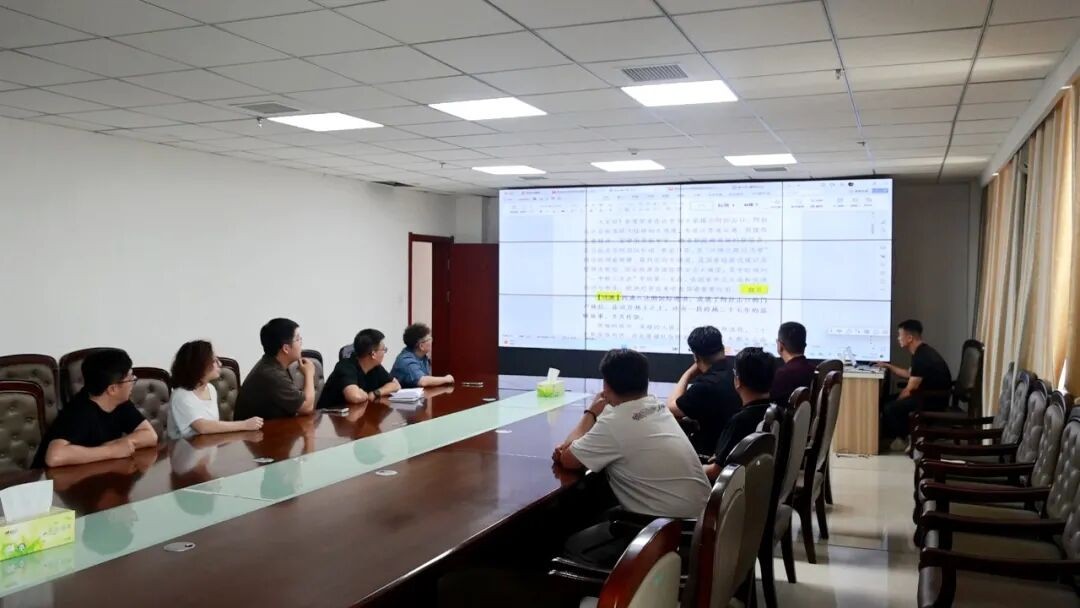 工作组集中研讨亚欧博览会参展各项事宜。(格日乐图 摄)