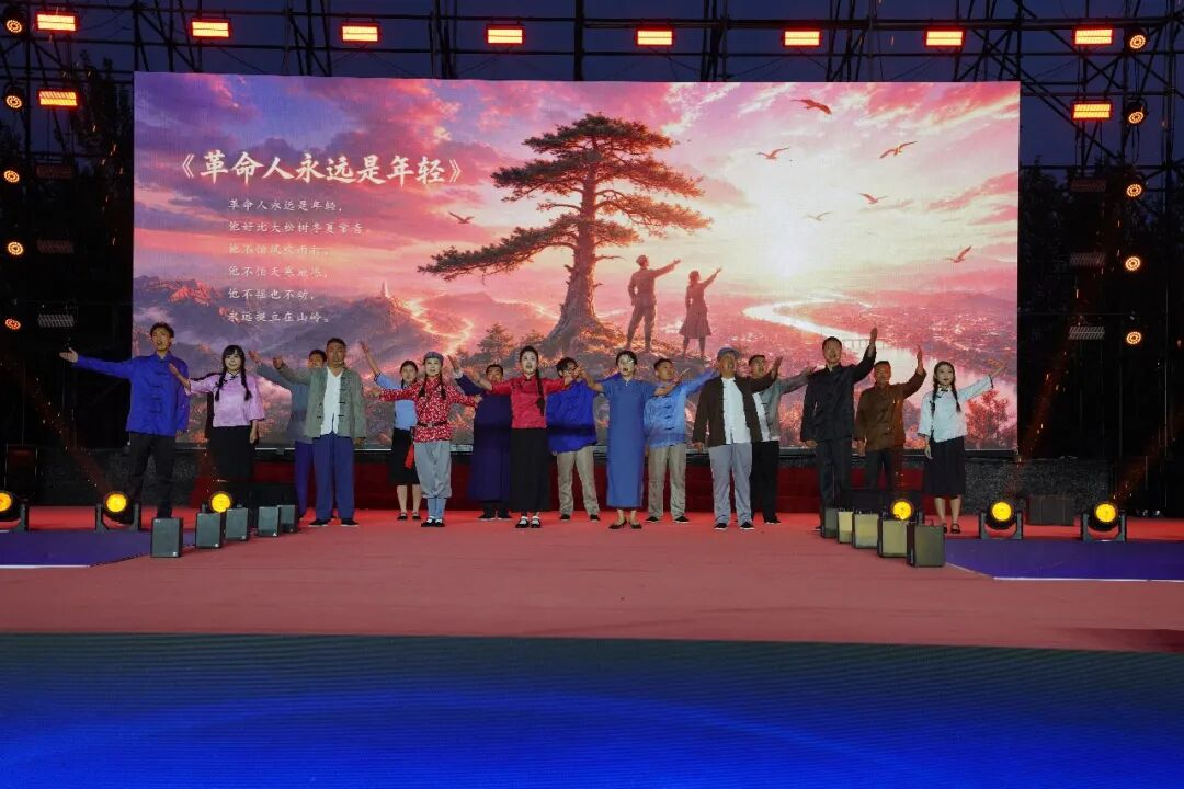 演出现场 (邹欣 摄)