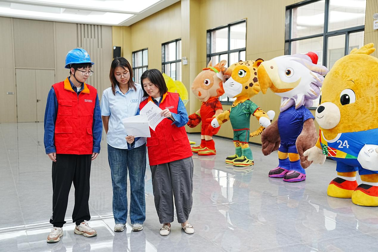服务专班走进天长市嘉美乐礼品有限公司(金默涵 摄)