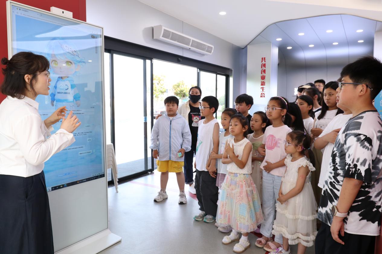 “身边的人工智能”主题阅读活动现场(谢颖 摄)