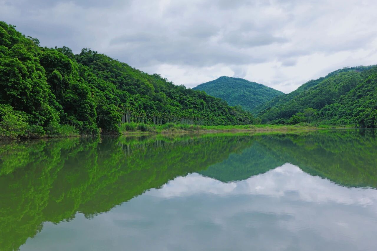 那受村南塔水库(郑妙妃 摄)