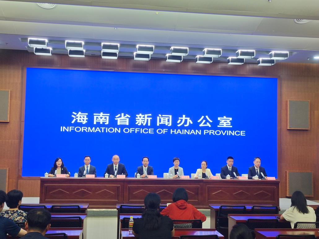 新闻发布会现场 (王强 摄)