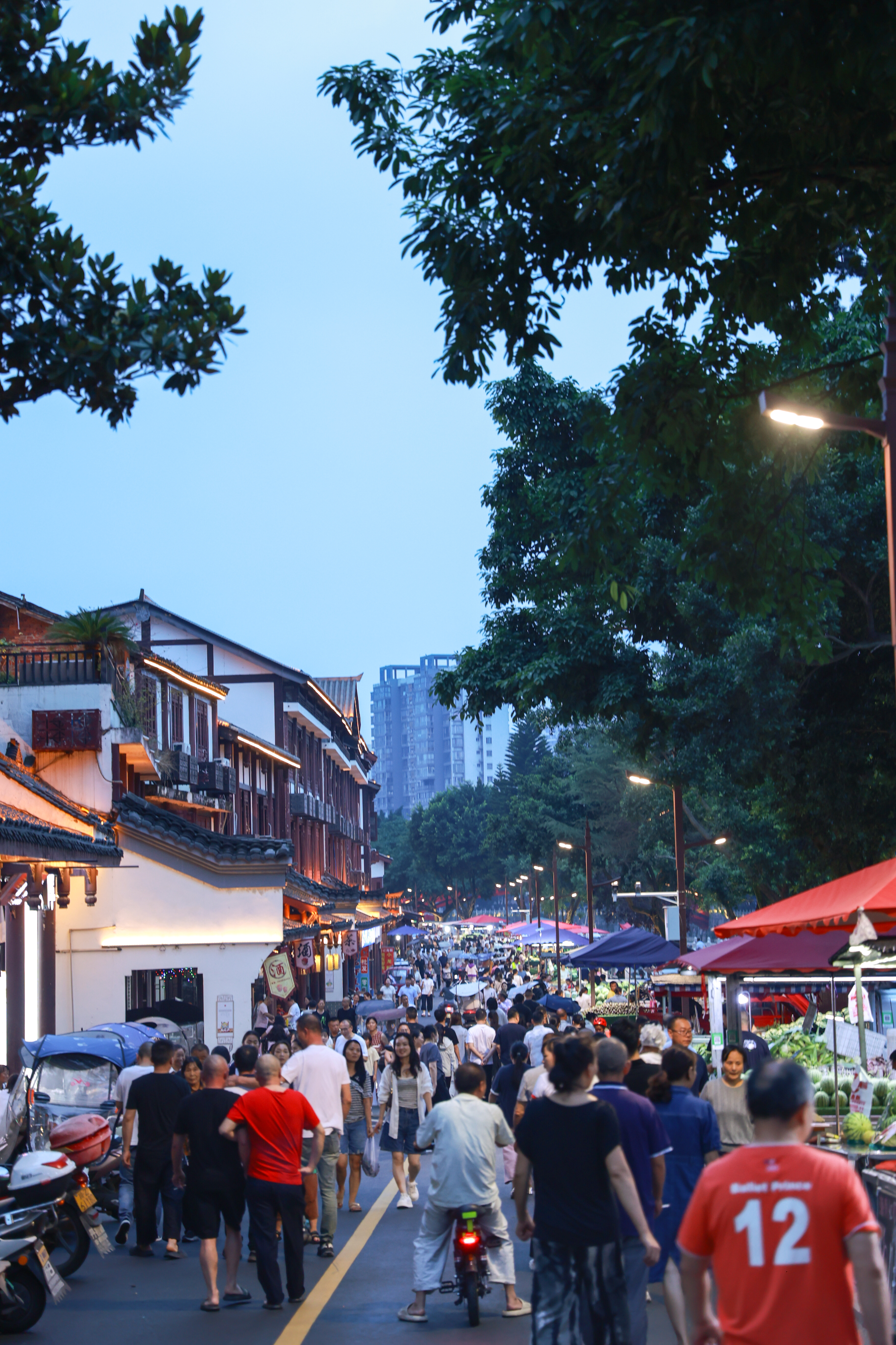 烟火气点亮夜间经济 夜市焕发城市新活力