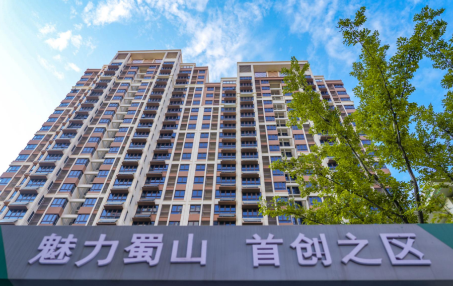 小区配套设施齐全,5条市政支路同步通车,内部交通网络通畅。(陈三虎 摄)