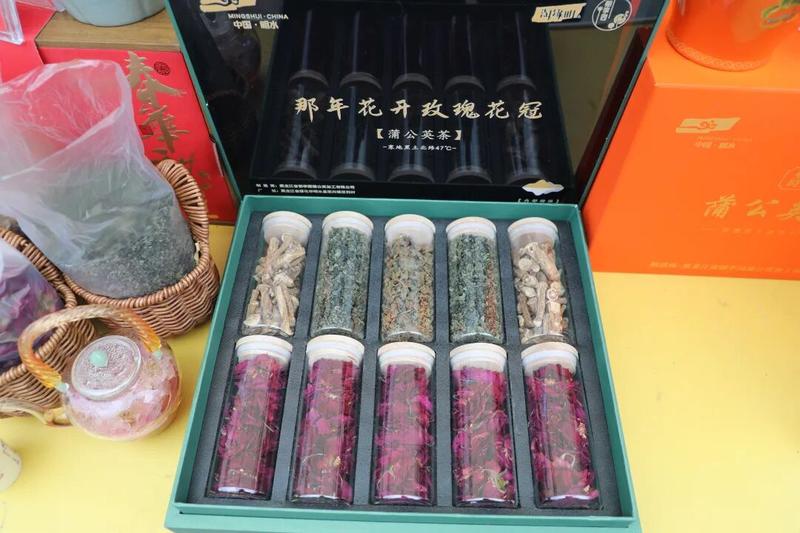 现场展品(张午闯 摄)