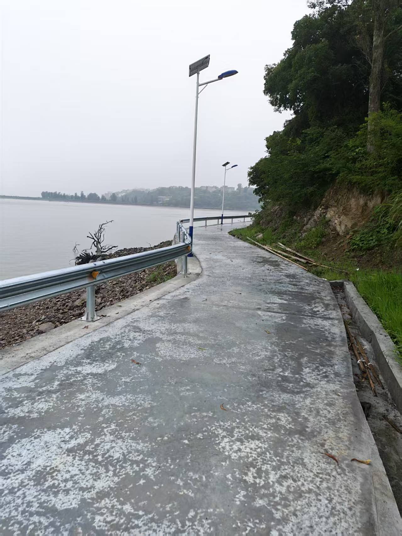 海山乡茅坦村竹丝门头临时码头游步道工程 (方静怡 摄)