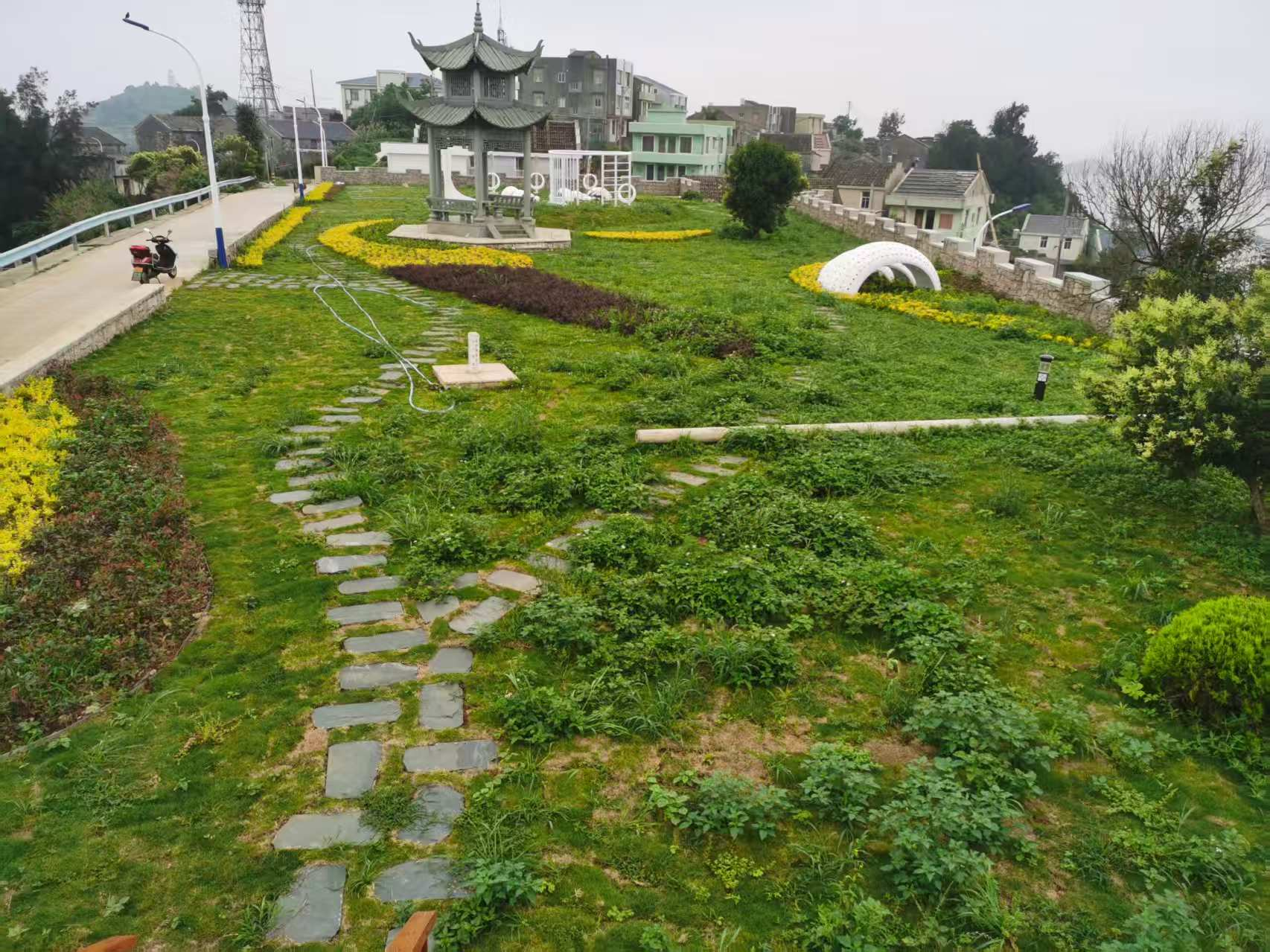 鸡山乡北山村望角广场一景 (方静怡 摄)
