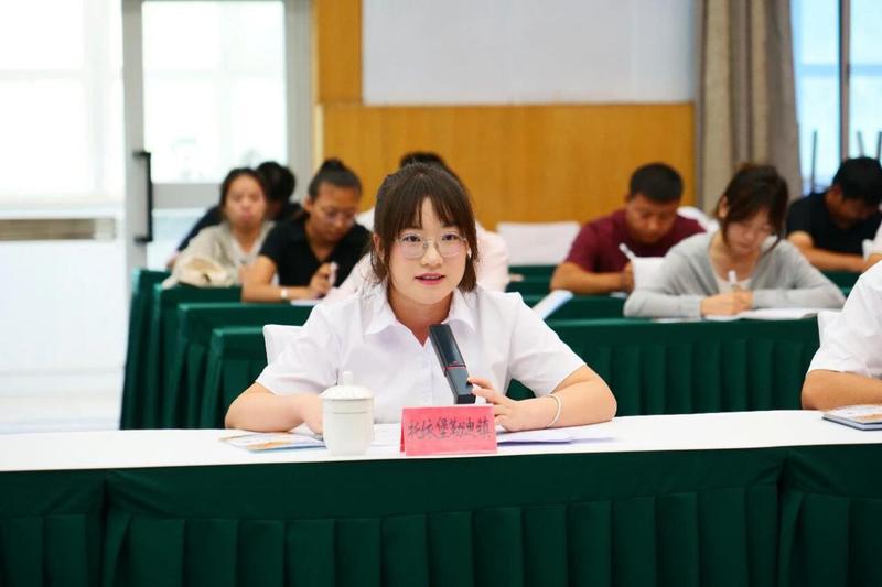 新农人代表发言(邓德云 摄)