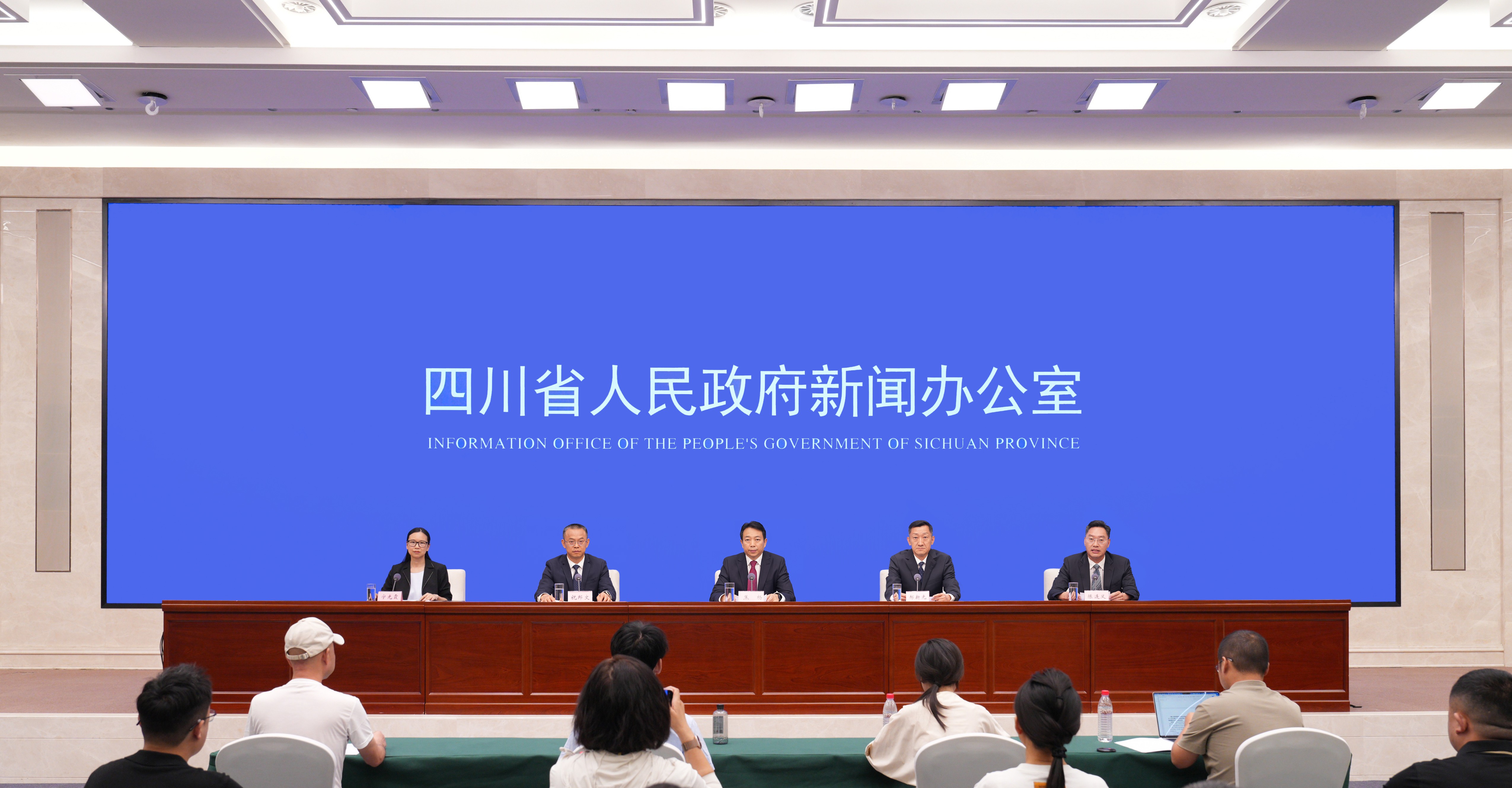 发布会现场(戚原 摄)