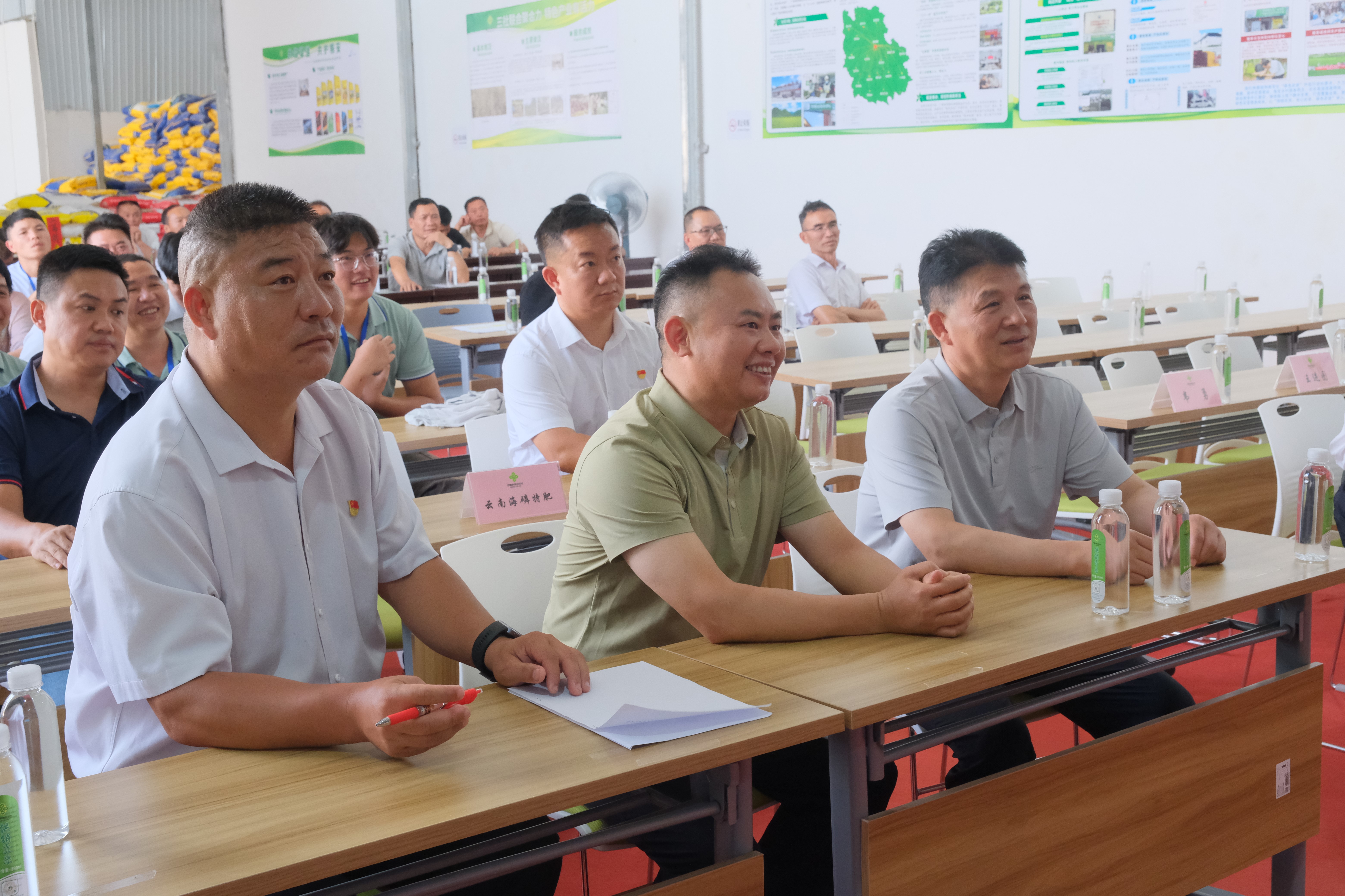 州级领导现场观摩指导,对以赛促训、以赛提能的创新举措给予充分肯定(雷书云 摄)