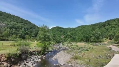 视频 | 店子乡：青山叠翠溪水潺
                                                        