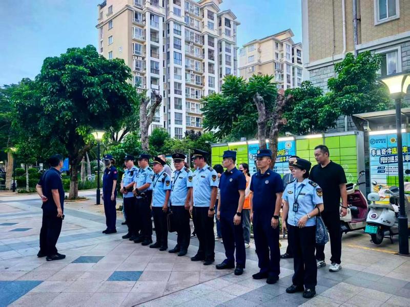 海口市美兰区开展消防安全夜查行动(张夏瑜 摄)