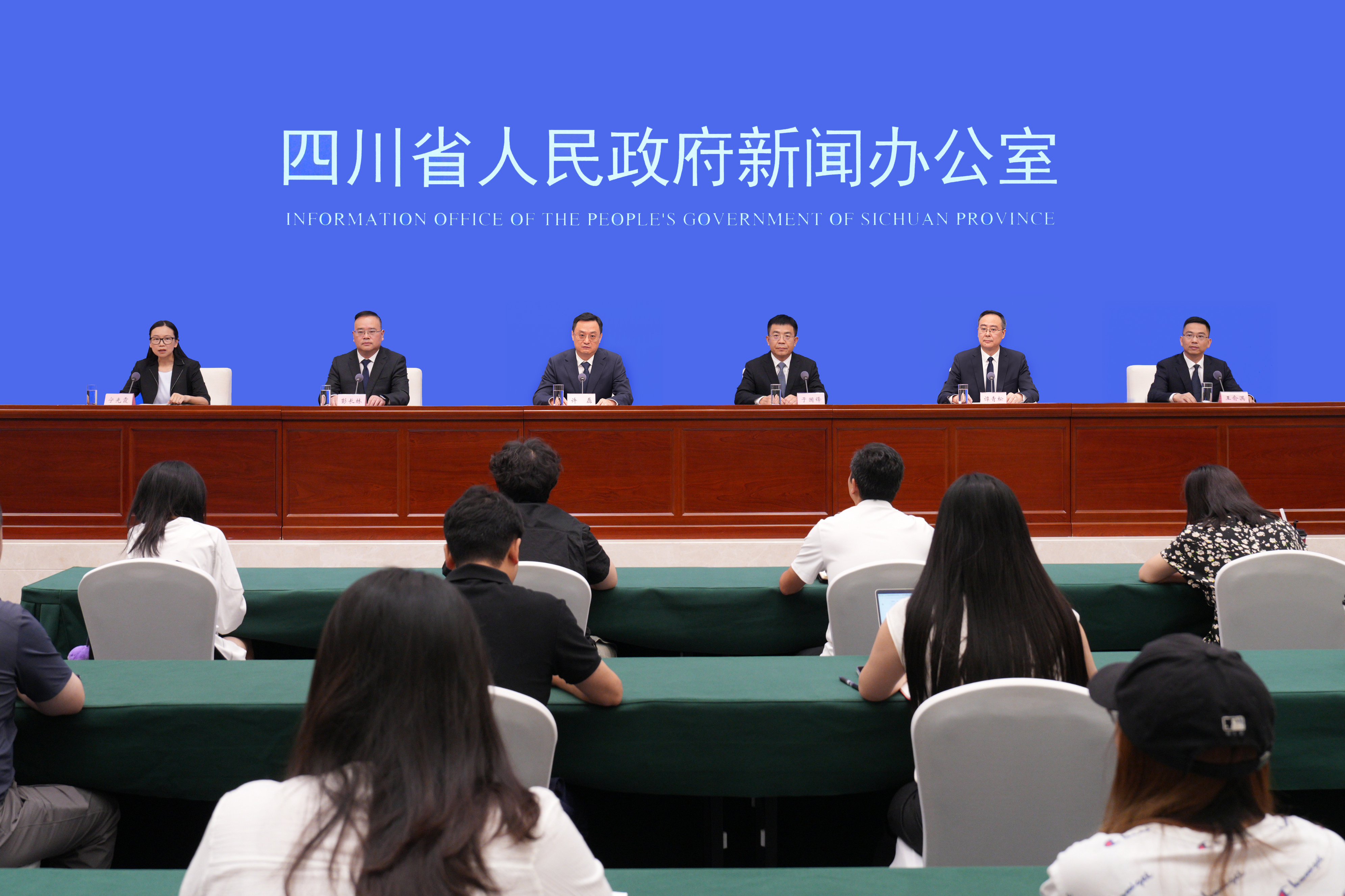 发布会现场(戚原 摄)