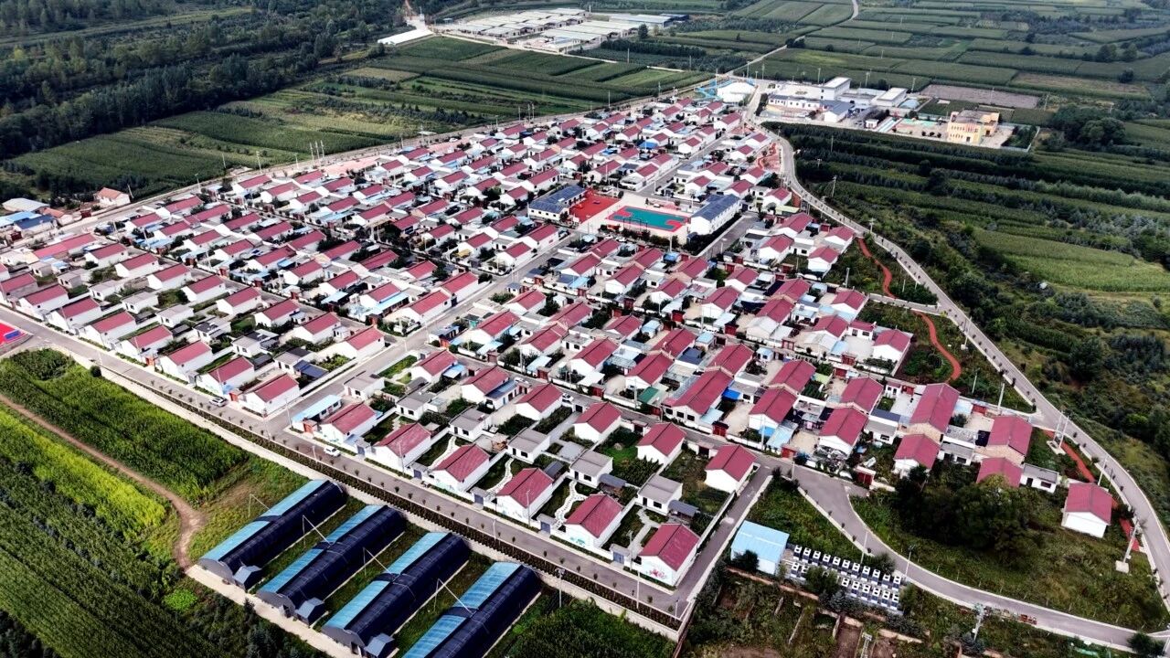 兴盛乡新旗村(刘飞 摄)