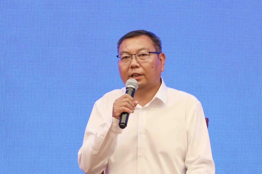 李新生分享林权纠纷调解故事 (周志敏 摄)