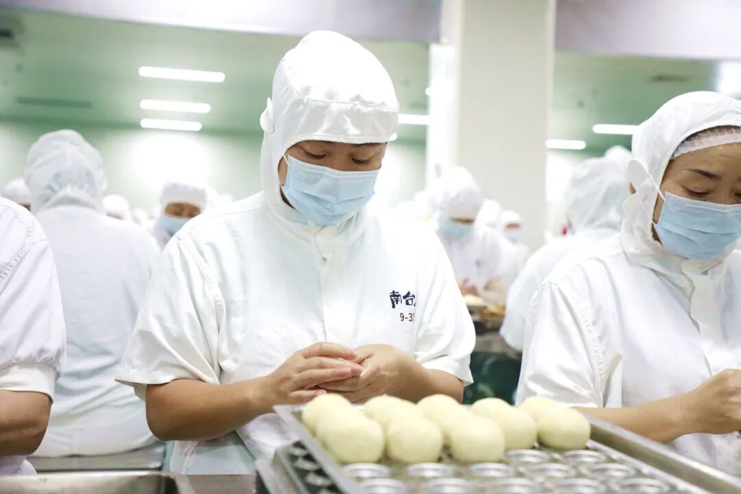 南台月月饼制作现场(高骏帆 摄)