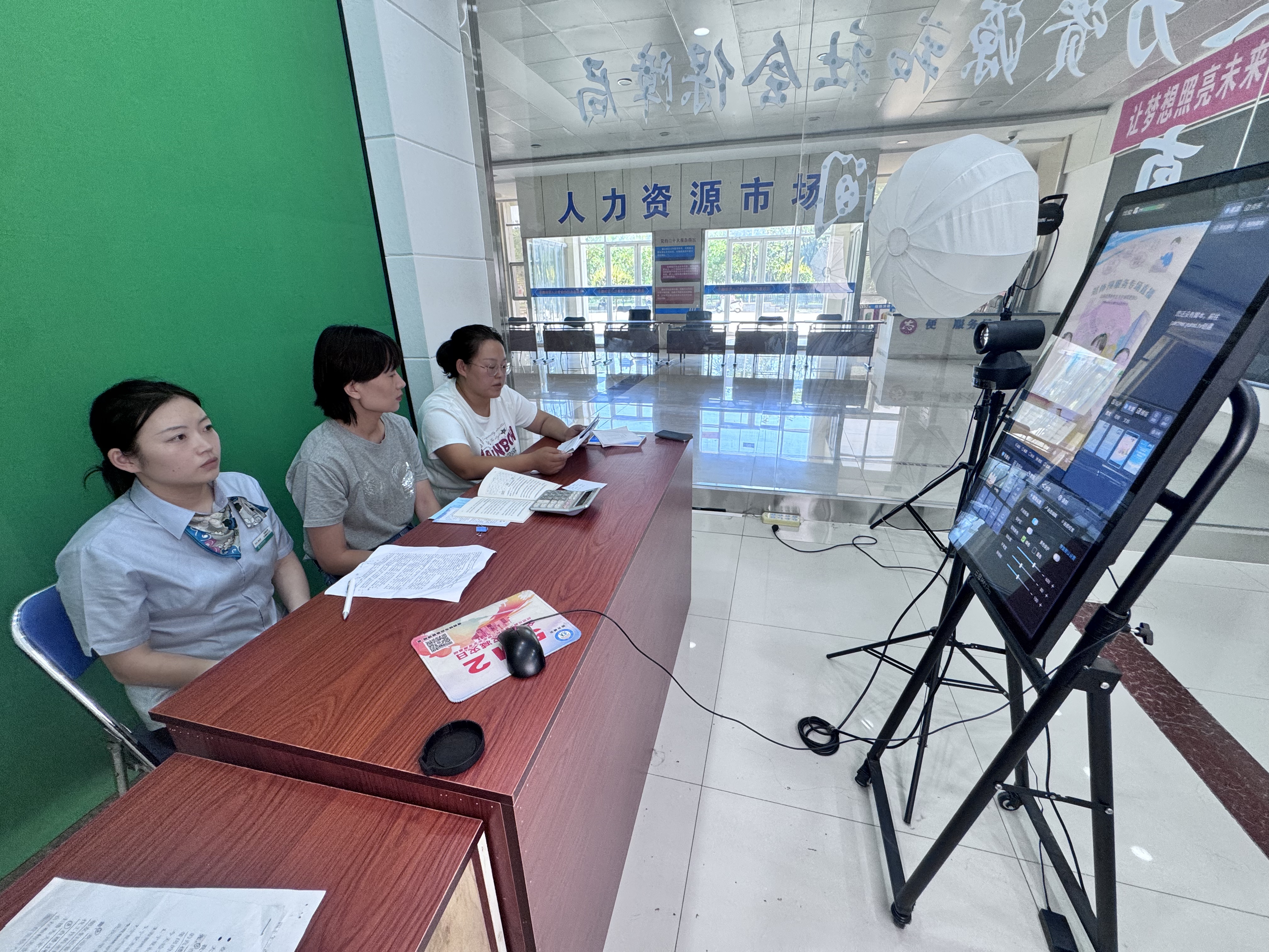 直播现场(姚冰 摄)