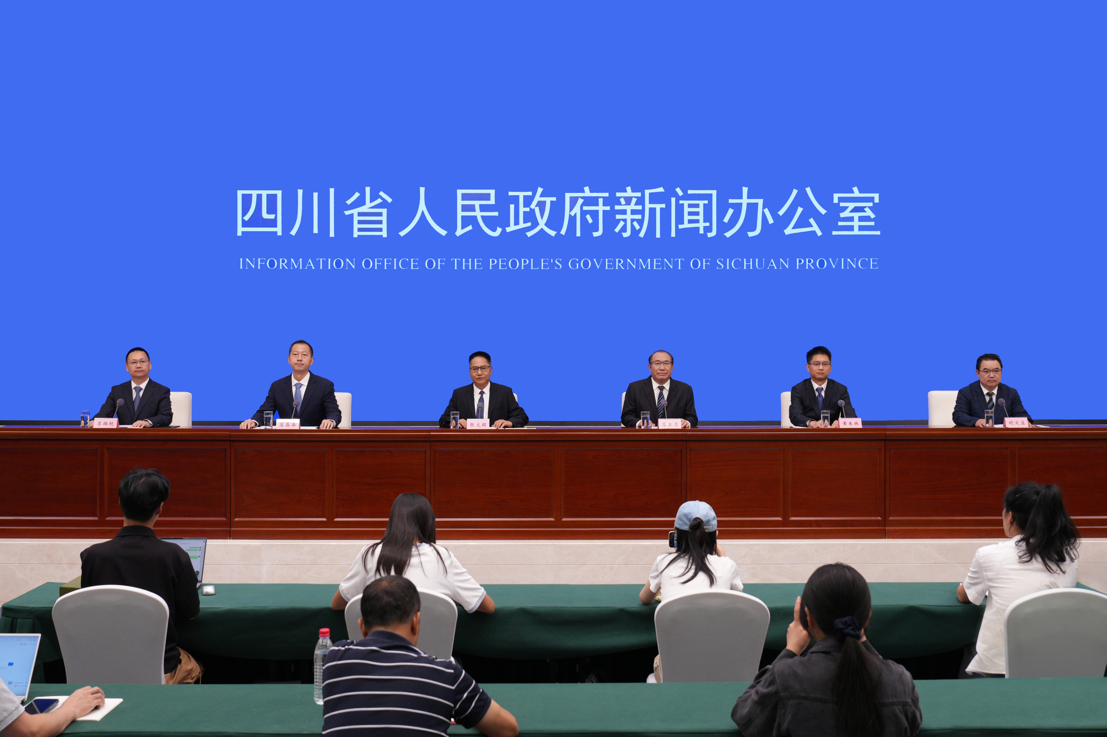 发布会现场 (戚原 摄)