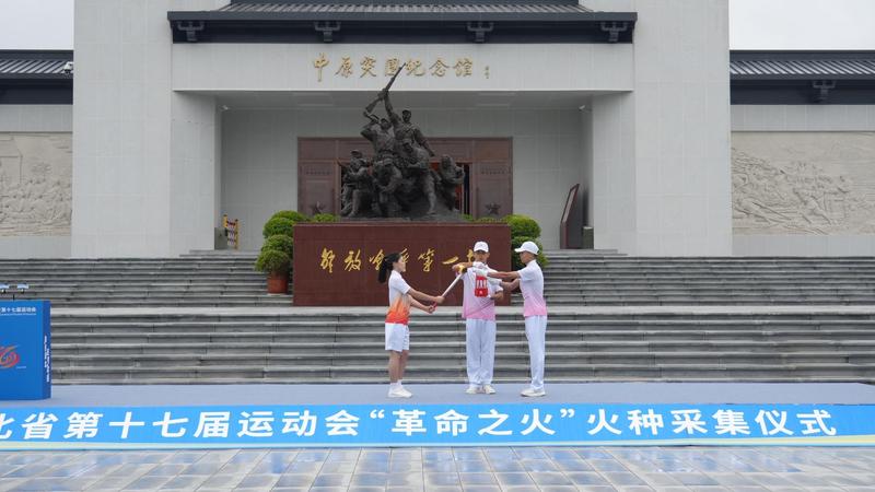 圣火采集仪式现场(何子丹 摄)
