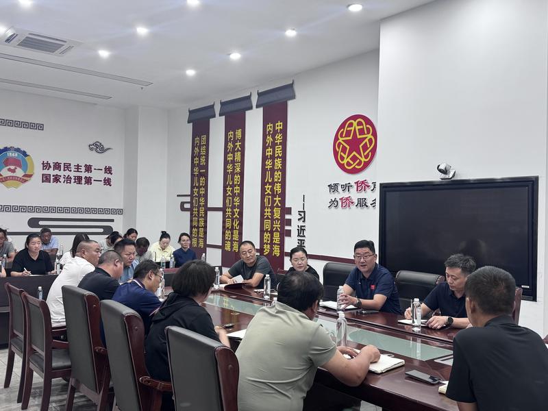 县文体局在古邳镇调研文保志愿服务工作(武佩剑 摄)