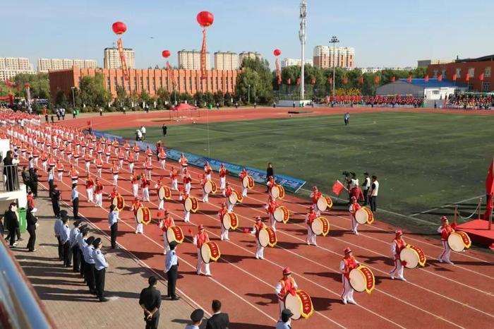 鼓乐队正式入场(王珊珊 摄)