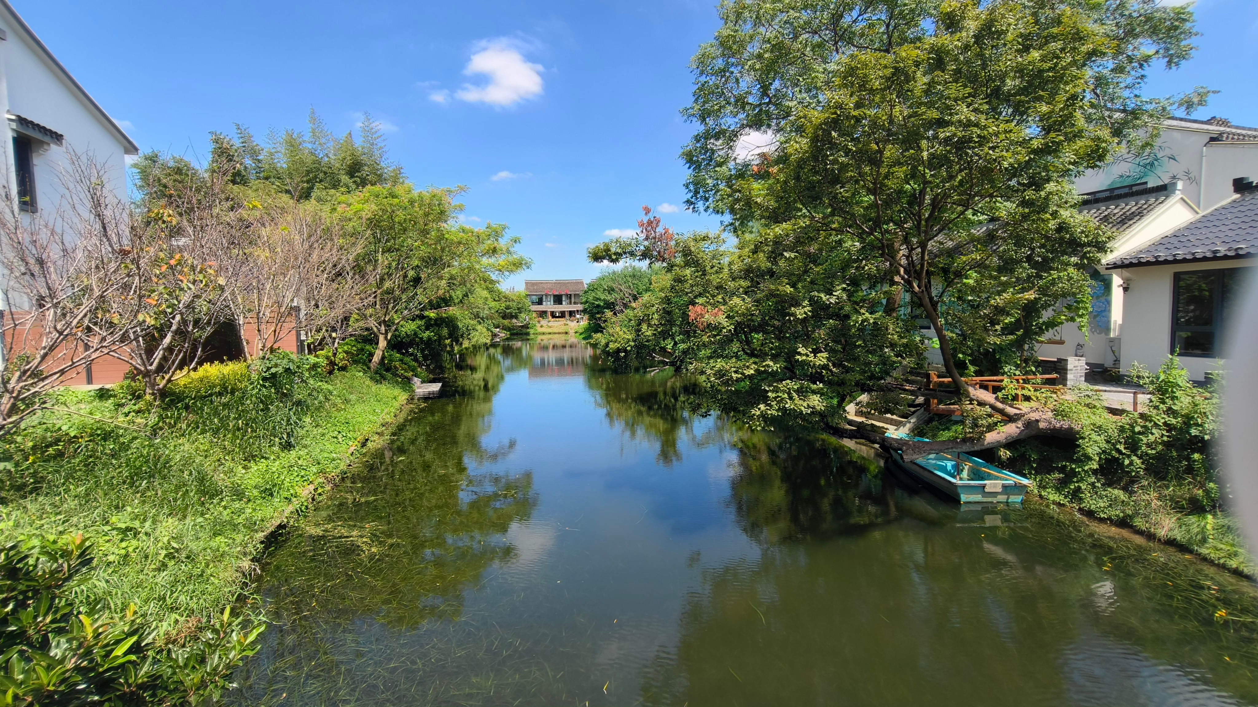 李窑村一景 (曾庆华 摄)
