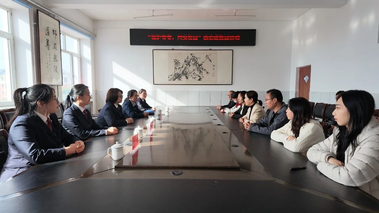座谈会现场(董云玲 摄)