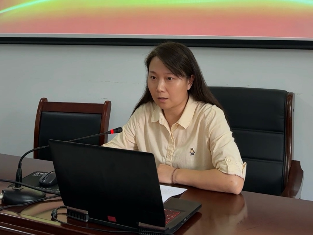 应城市委宣传部新闻股李梦婷交流研讨(田子伊 摄)