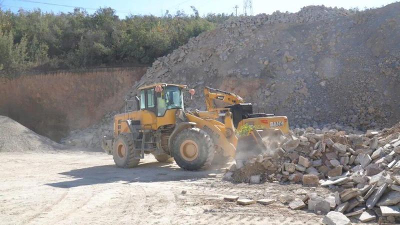 针对建筑垃圾,祥云县形成“大宗工地集中处置、散小装修就近归集”的双轨处置模式(刘辉 摄)