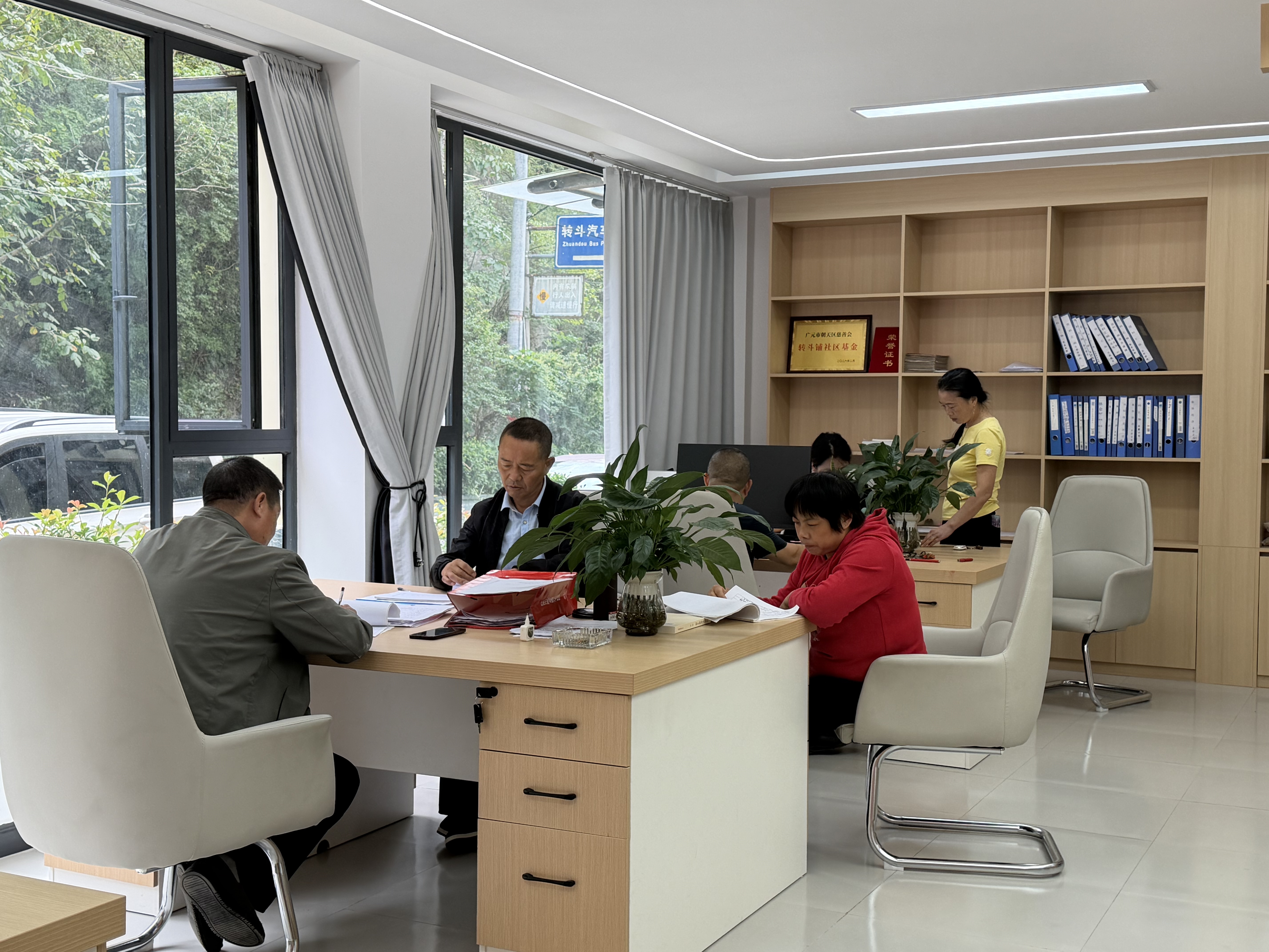 中子镇转斗铺便民服务中心升级改造(徐碧锶 摄)
