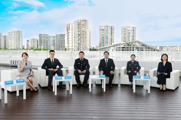 任恒伟出席发布会并作主旨推介(王子浩 摄)