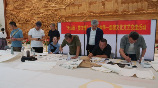 温宿文艺骨干赴金华开展研学交流活动(杨礼文 摄)