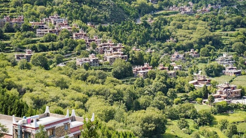 甲居藏寨全景(凌勇杰 摄)