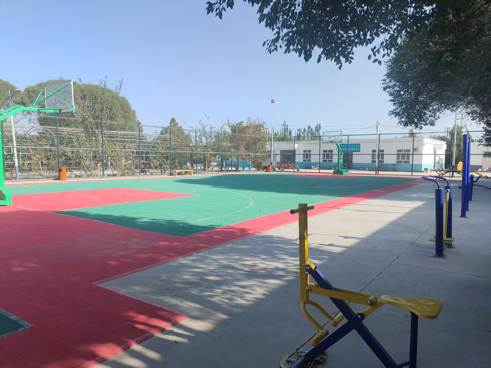 新修建体育健身场所(姑丽博斯坦 摄)