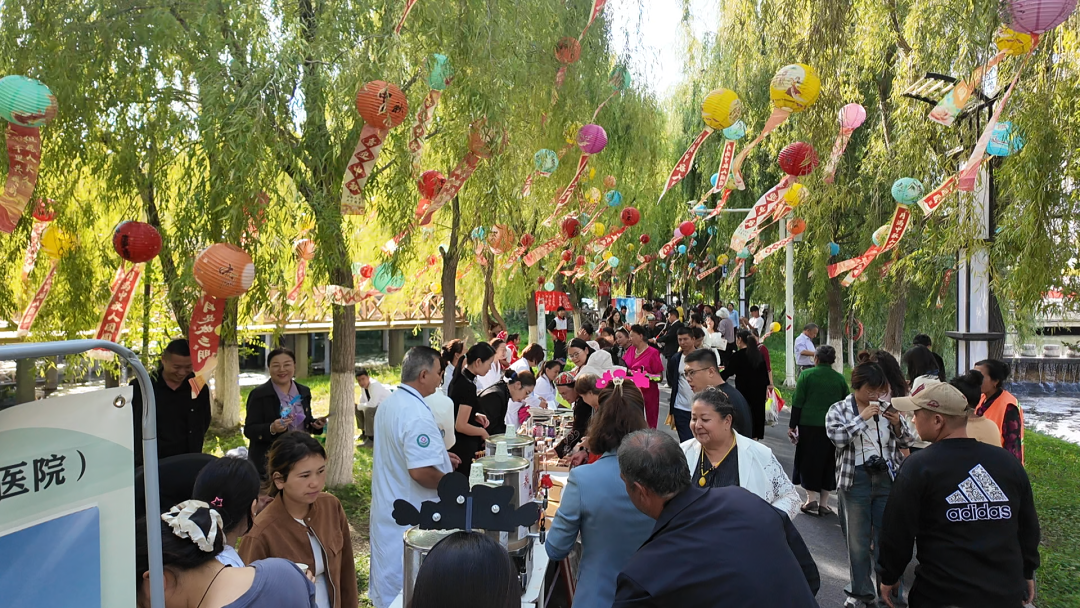 活动现场 (艾克热木·牙生 摄)