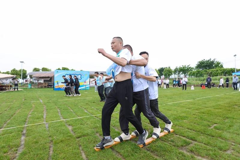 孝南怡荷园现代农业产业园里,省运会农耕竞技项目激战正酣。(受访者供图)