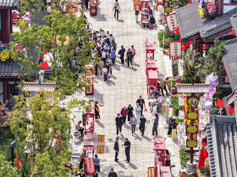 假日文旅消费活力旺(贾鹏 摄)