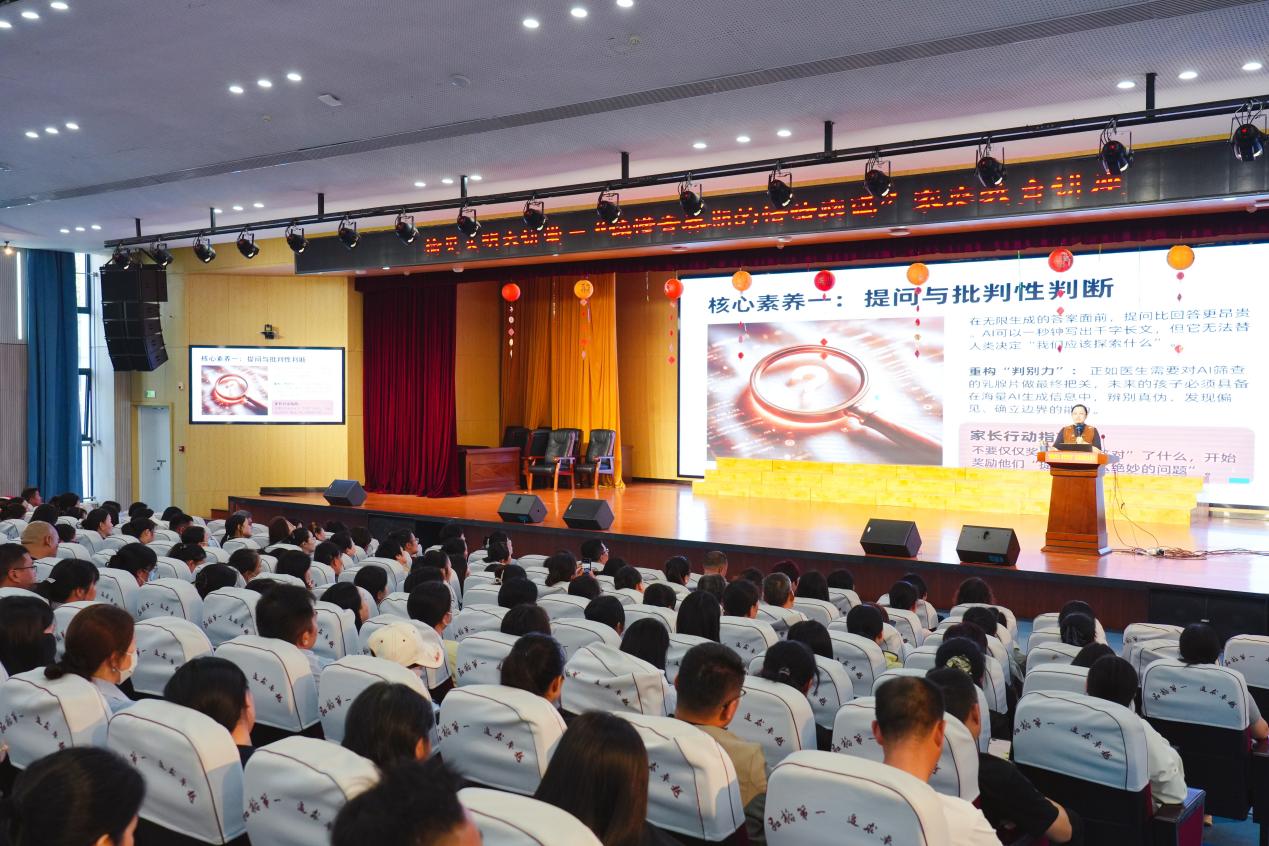 王习凤现场授课 (张南宁 摄)