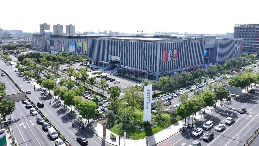 俯瞰中国东方丝绸市场(曹继云 摄)