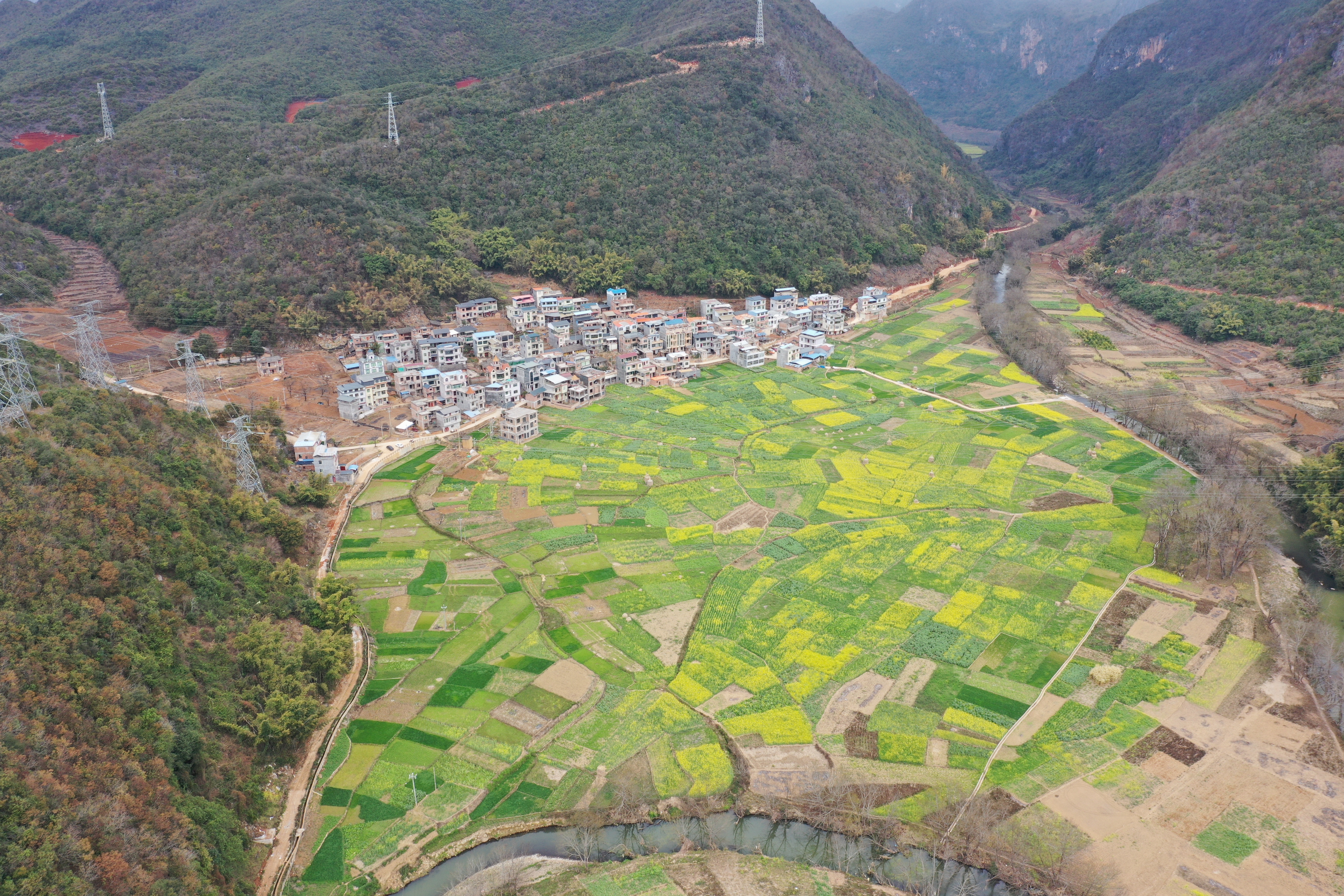 底基村高标准农田建设项目麻栗树片区(费建武 摄)